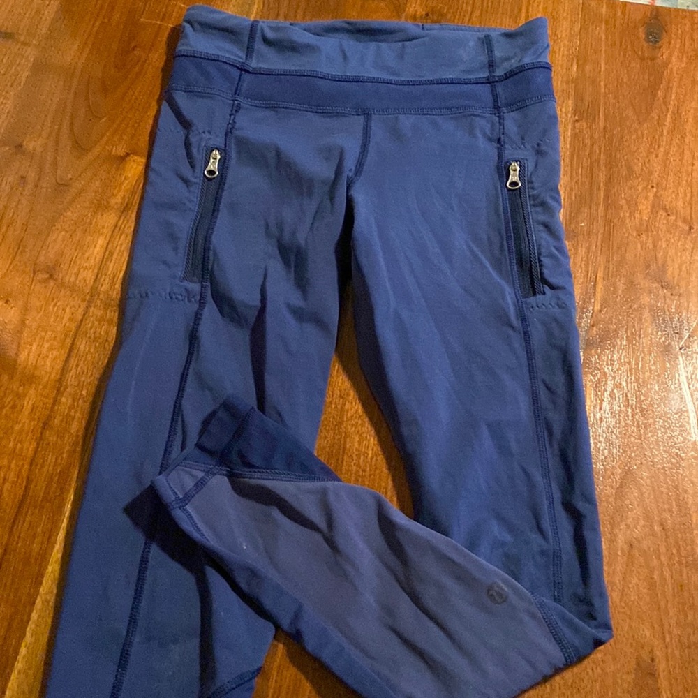 Lululemon two-tone navy blue zipper pocket leggings